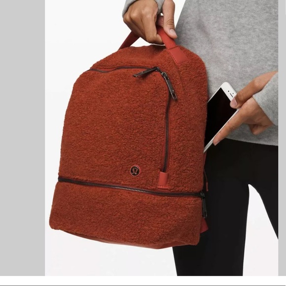 LULULEMON CITY ADVENTURER 🎒MINI SHERPA FLEECE 10L - Picture 2 of 9